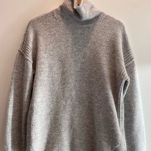 Gap Cozy Grey Sweater Size L